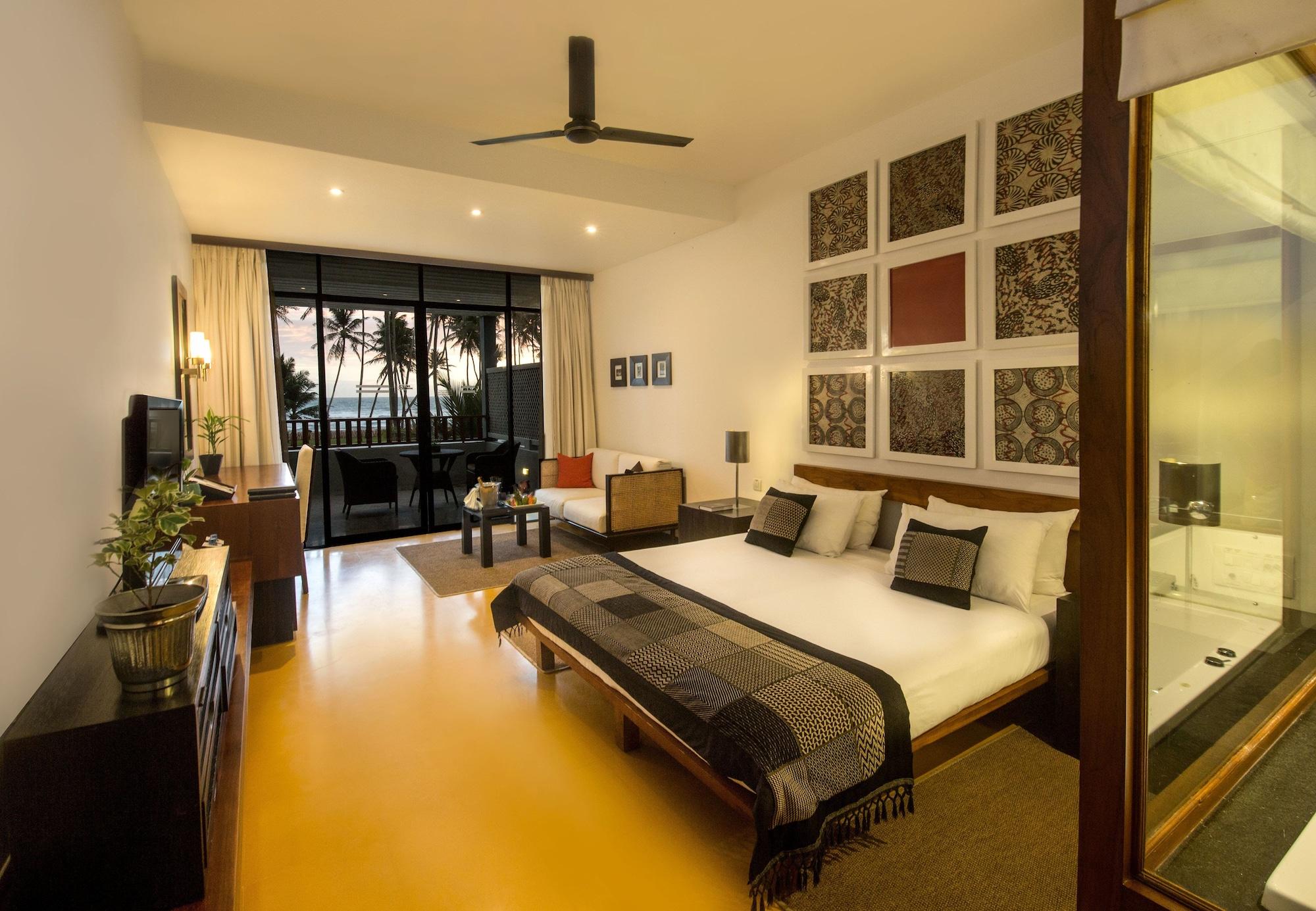 The Blue Water - Geoffrey Bawa Heritage - City Resort Hotel Wadduwa Extérieur photo
