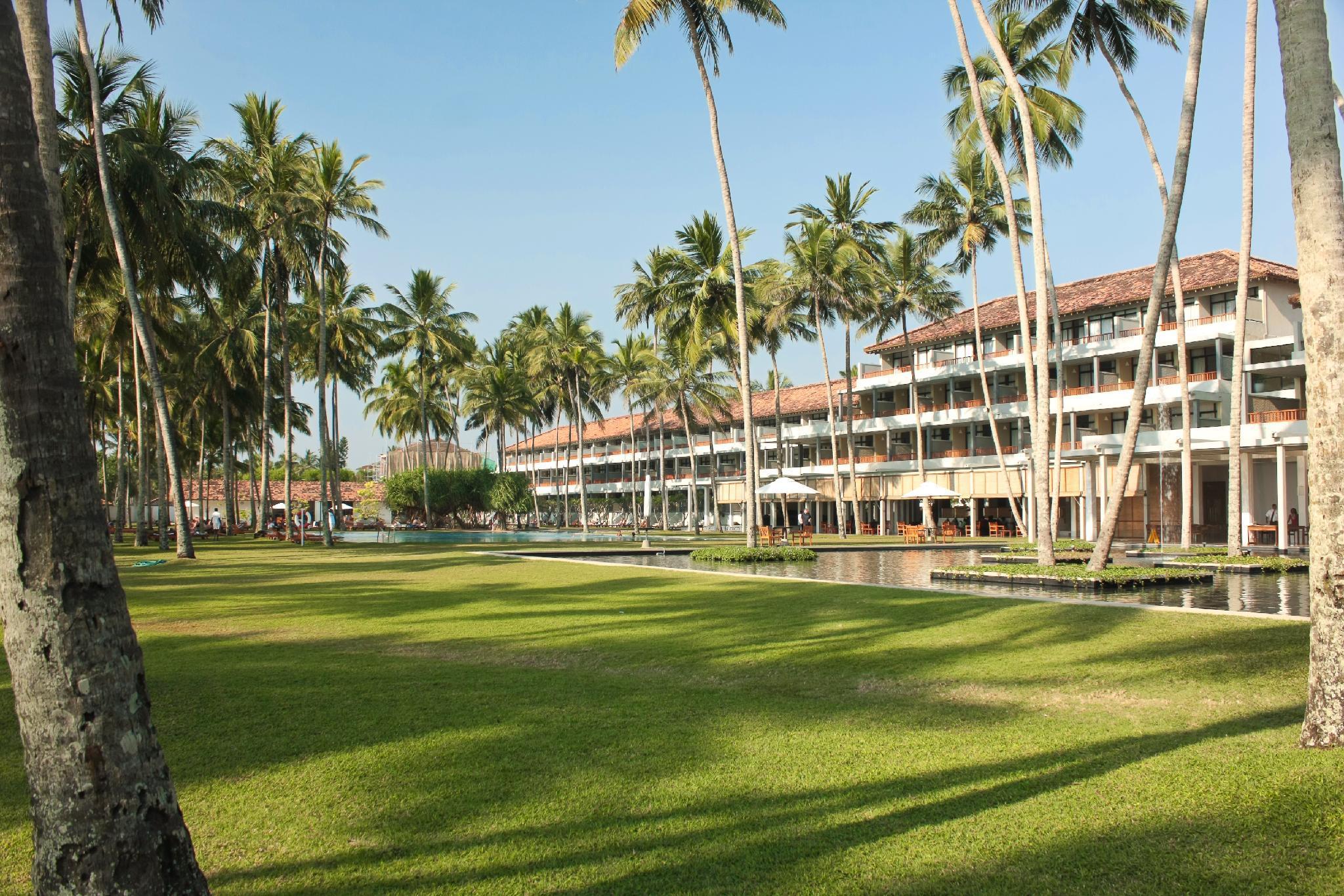The Blue Water - Geoffrey Bawa Heritage - City Resort Hotel Wadduwa Extérieur photo