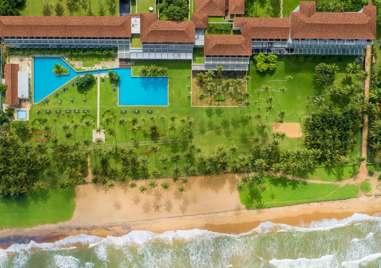The Blue Water - Geoffrey Bawa Heritage - City Resort Hotel Wadduwa Extérieur photo