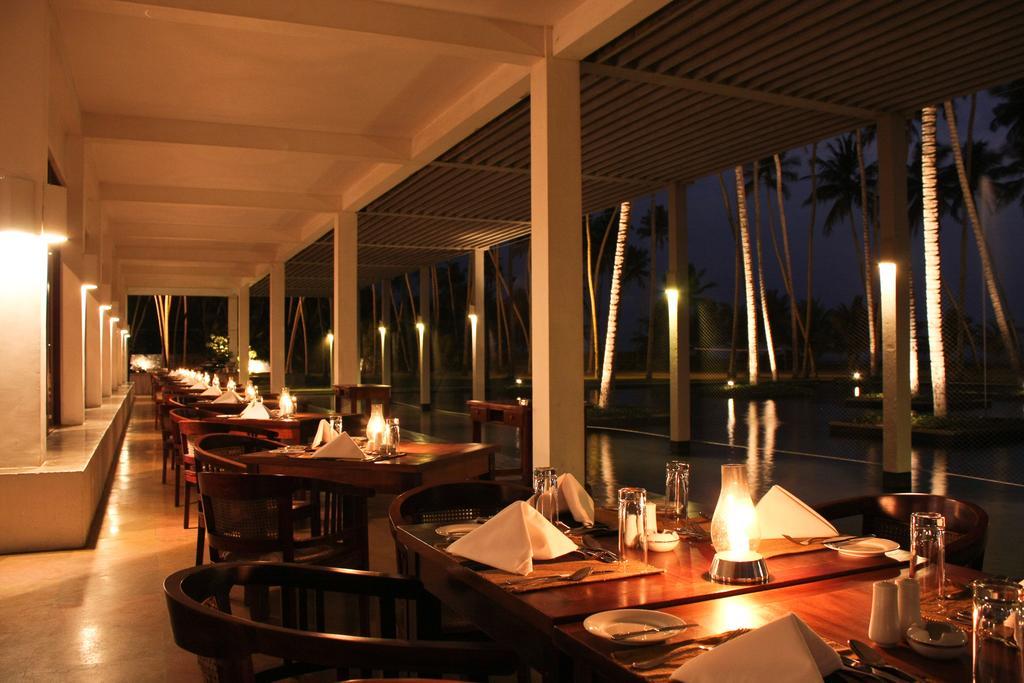 The Blue Water - Geoffrey Bawa Heritage - City Resort Hotel Wadduwa Extérieur photo