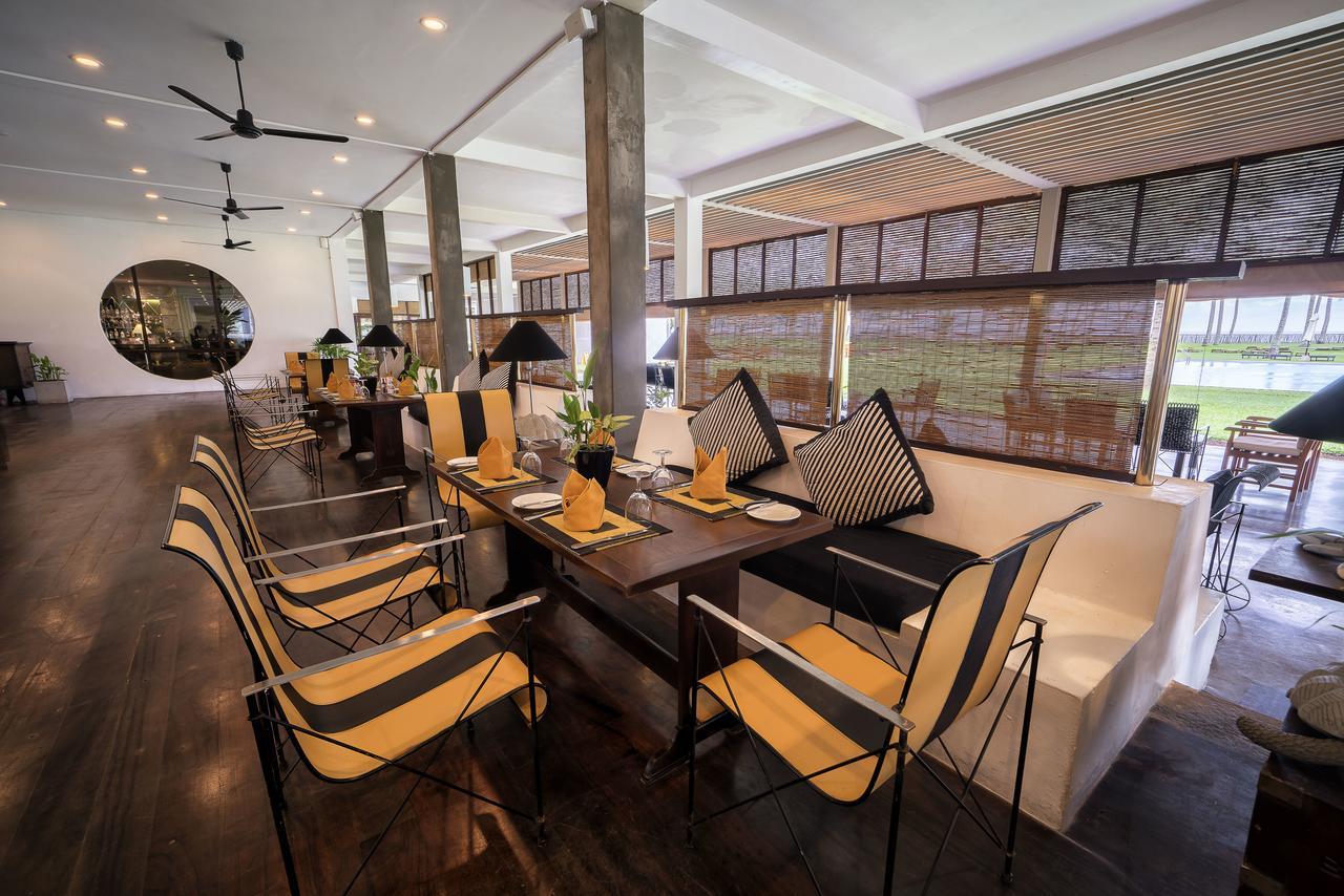 The Blue Water - Geoffrey Bawa Heritage - City Resort Hotel Wadduwa Extérieur photo