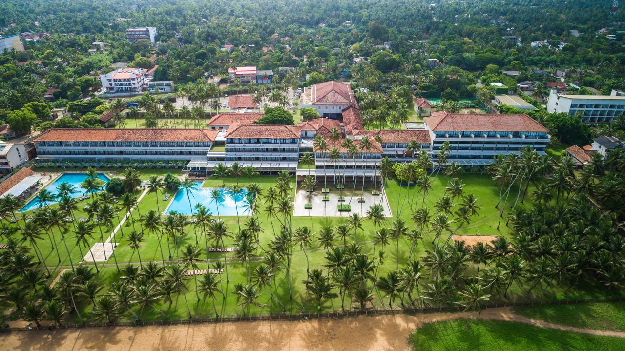 The Blue Water - Geoffrey Bawa Heritage - City Resort Hotel Wadduwa Extérieur photo
