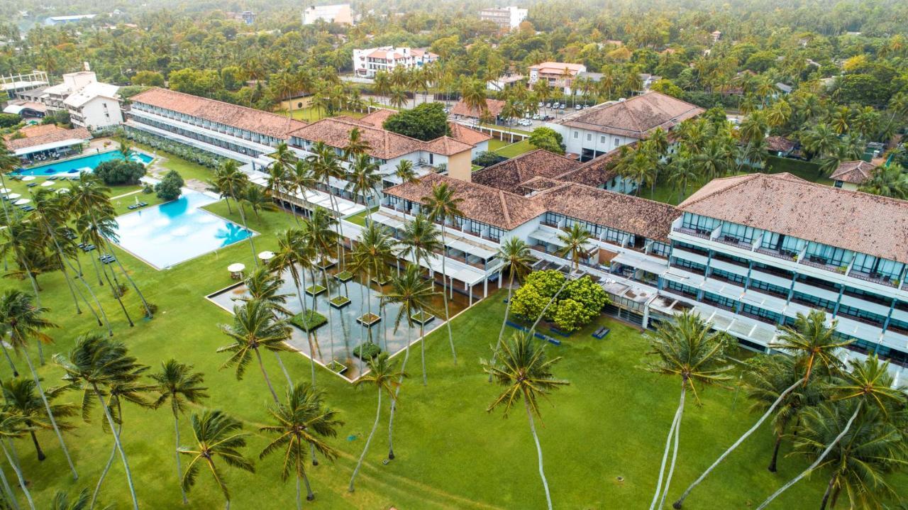 The Blue Water - Geoffrey Bawa Heritage - City Resort Hotel Wadduwa Extérieur photo